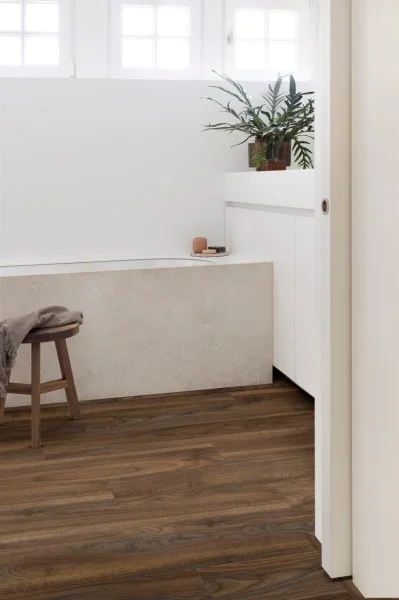 LVT-плитка Moduleo Roots Glue 0.55 English Walnut 20896BE в Чебоксарах