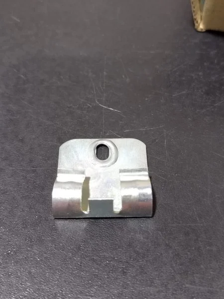 Клипсы к плинтусу MDF Bonkeel (50шт) в Чебоксарах