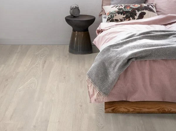 Ламинат Egger PRO 8/33 Дуб Кортон белый EPL051 в Чебоксарах