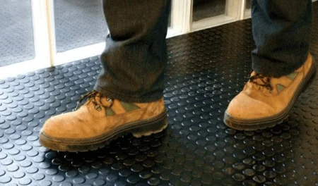 Противоскользящее резиновое покрытие Пятачки (1,2х10м) в Чебоксарах