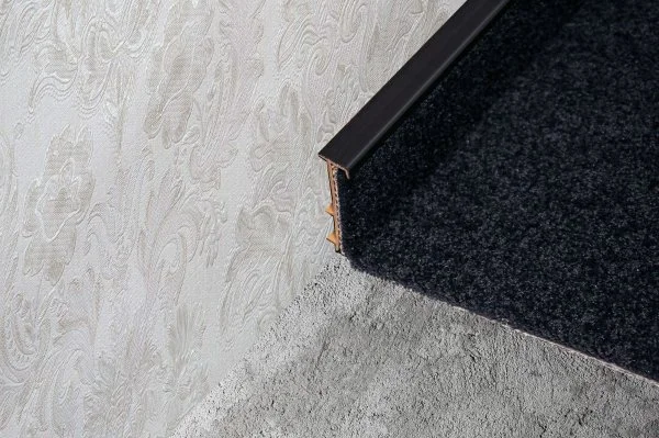 Плинтус для ковролина Korner Listwa 109 Черный 2,5м (50мм) в Чебоксарах